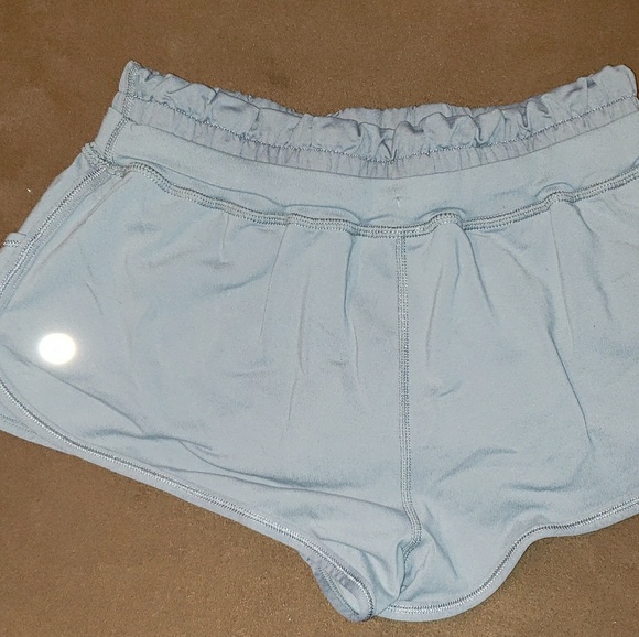 lululemon athletica Pants - LULULEMON Shorts SZ 2